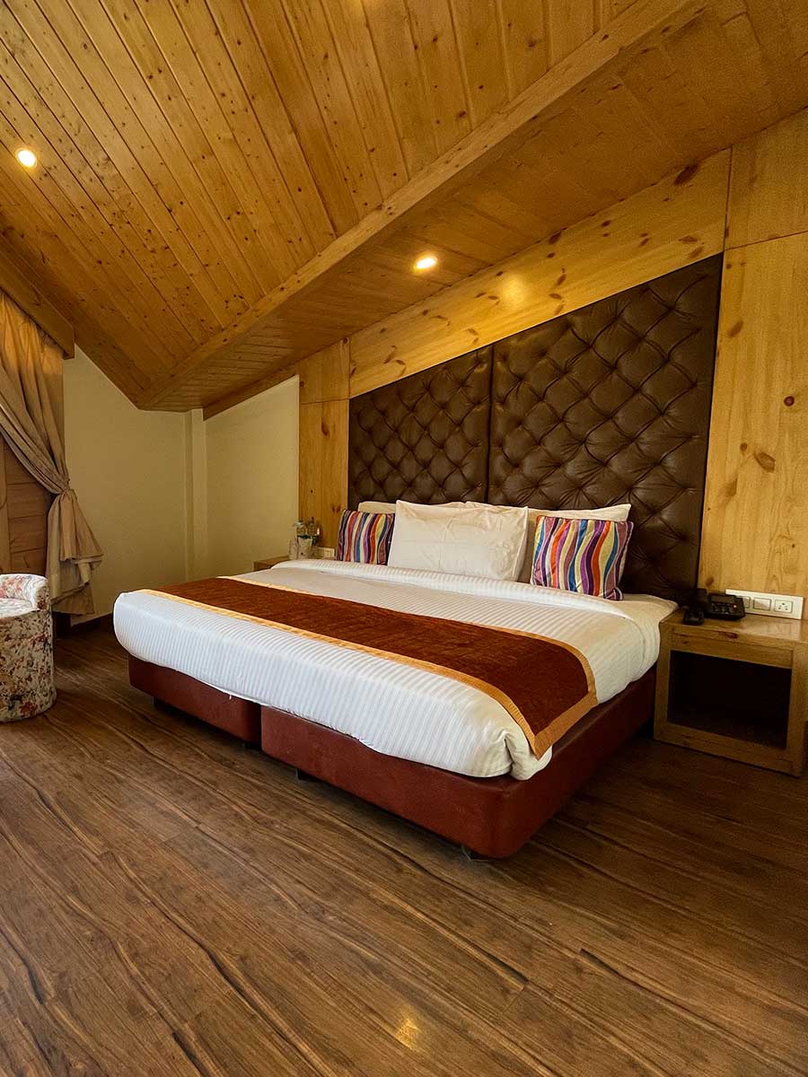 Kufri Pacific Resort Alpine Room